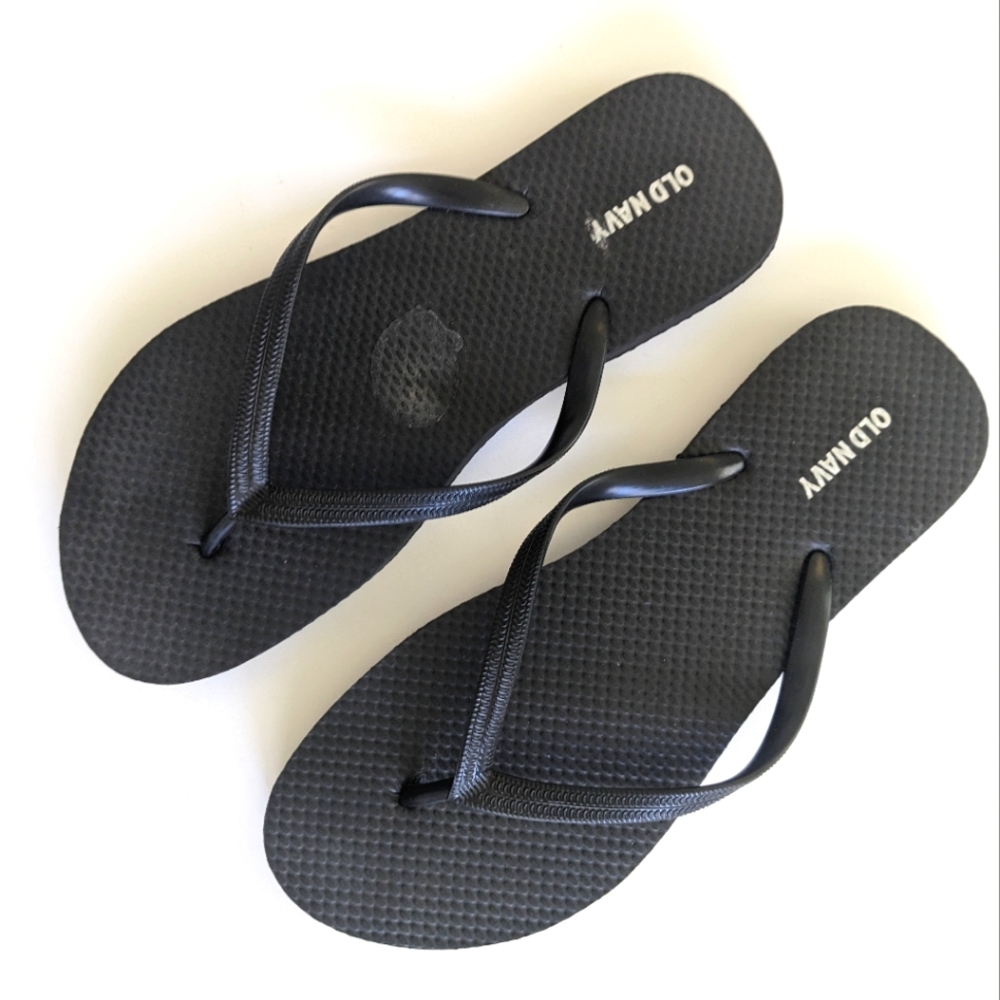 Old Navy Black Thong Sandals - 8
